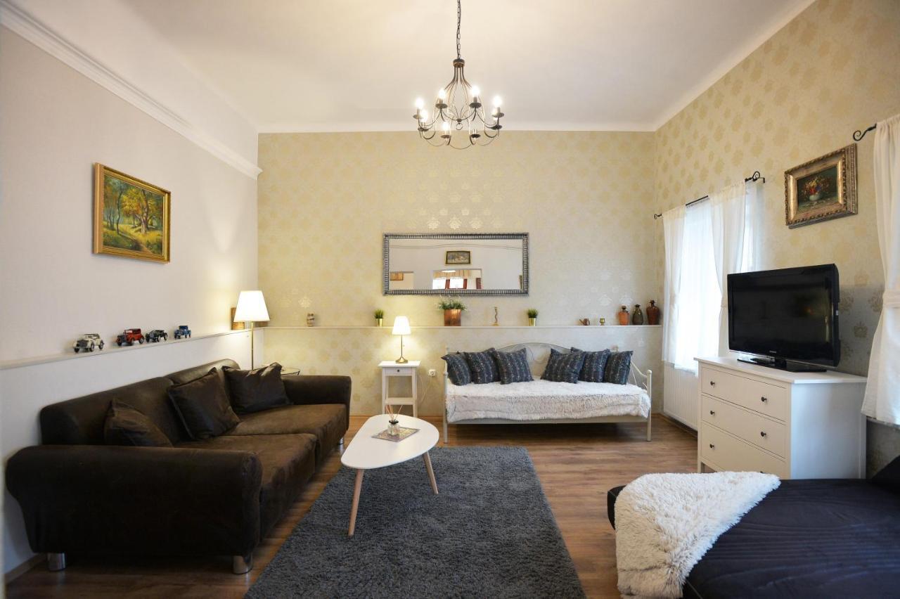 Janicsar Garden Apartman Eğri Dış mekan fotoğraf